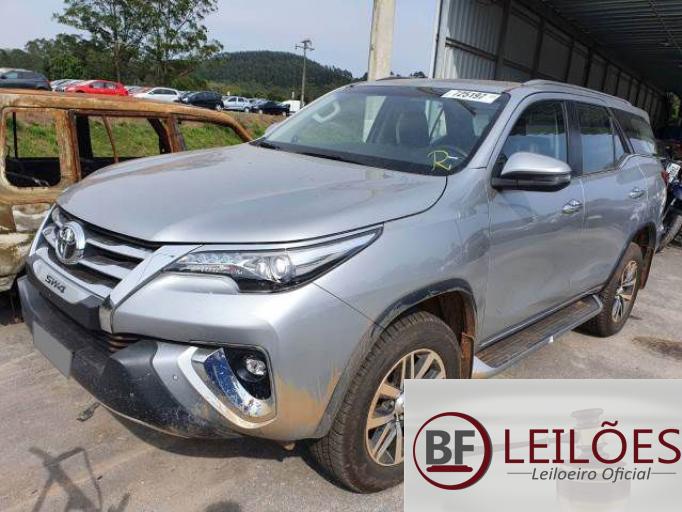 TOYOTA HILUX SW4 19/20