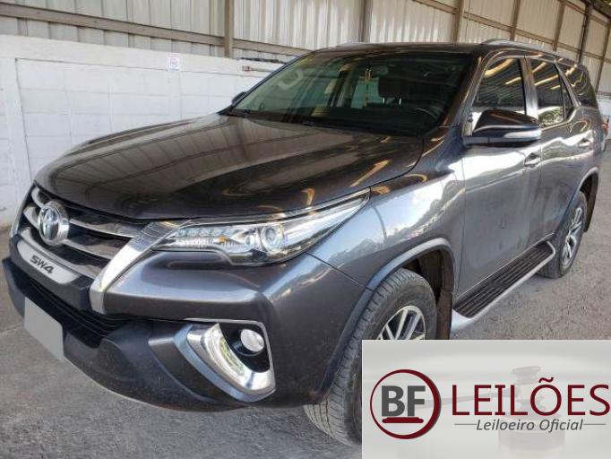 TOYOTA HILUX SW4 16/17
