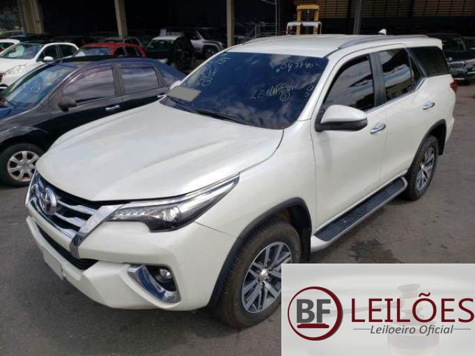 TOYOTA HILUX SW4 18/18