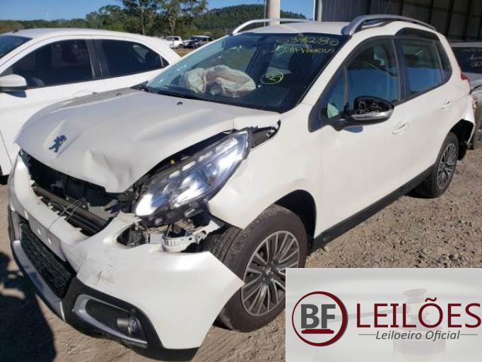 PEUGEOT 2008 18/19