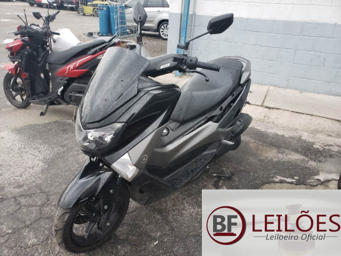 YAMAHA NMAX 19/19