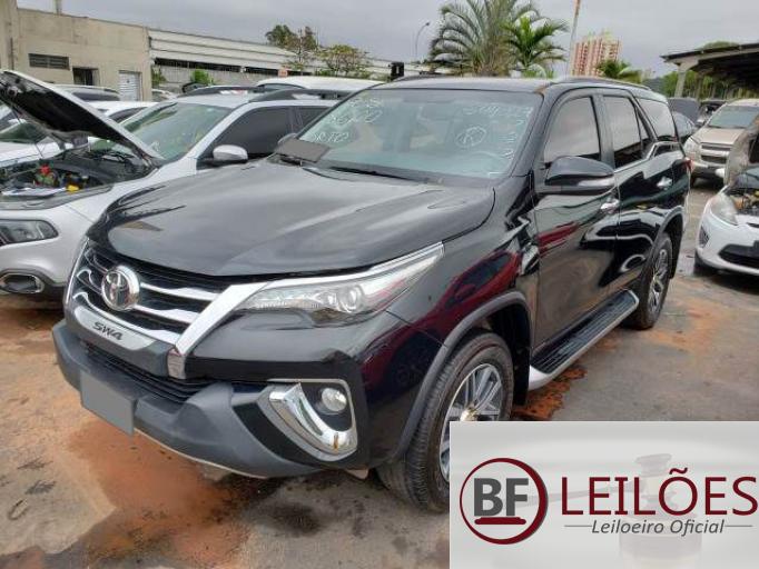 TOYOTA HILUX SW4 17/17