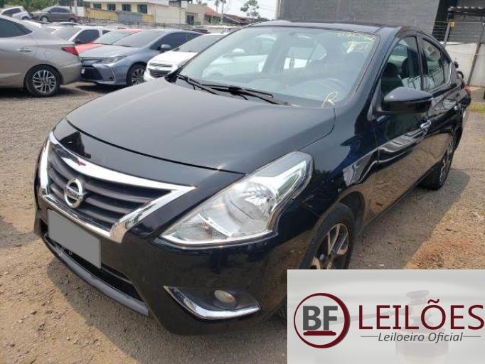 NISSAN VERSA 16/16