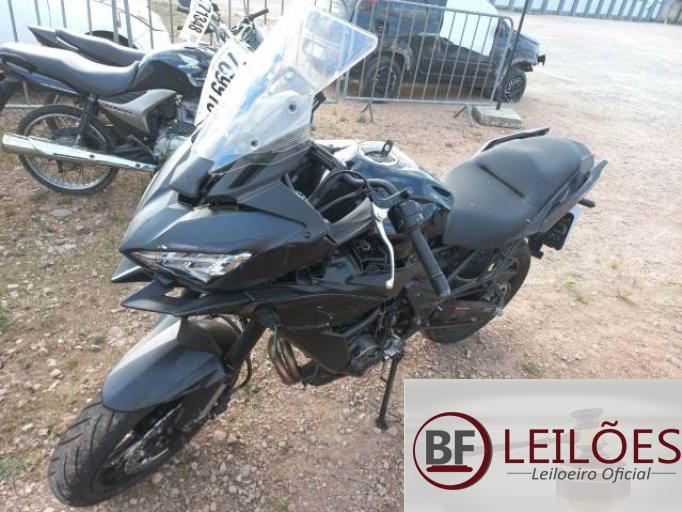 KAWASAKI VERSYS 23/23