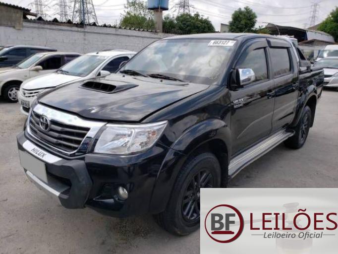 TOYOTA HILUX CD 15/15