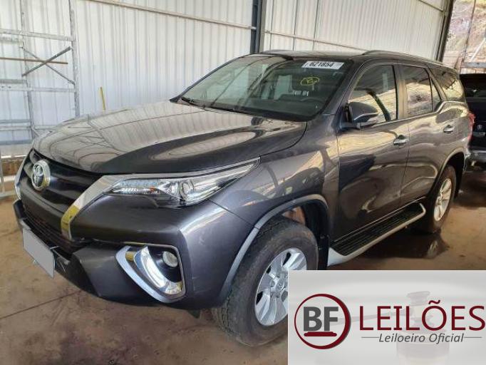 TOYOTA HILUX SW4 17/17
